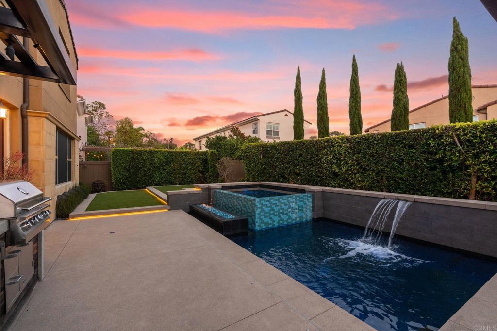 809 Dolphin Circle