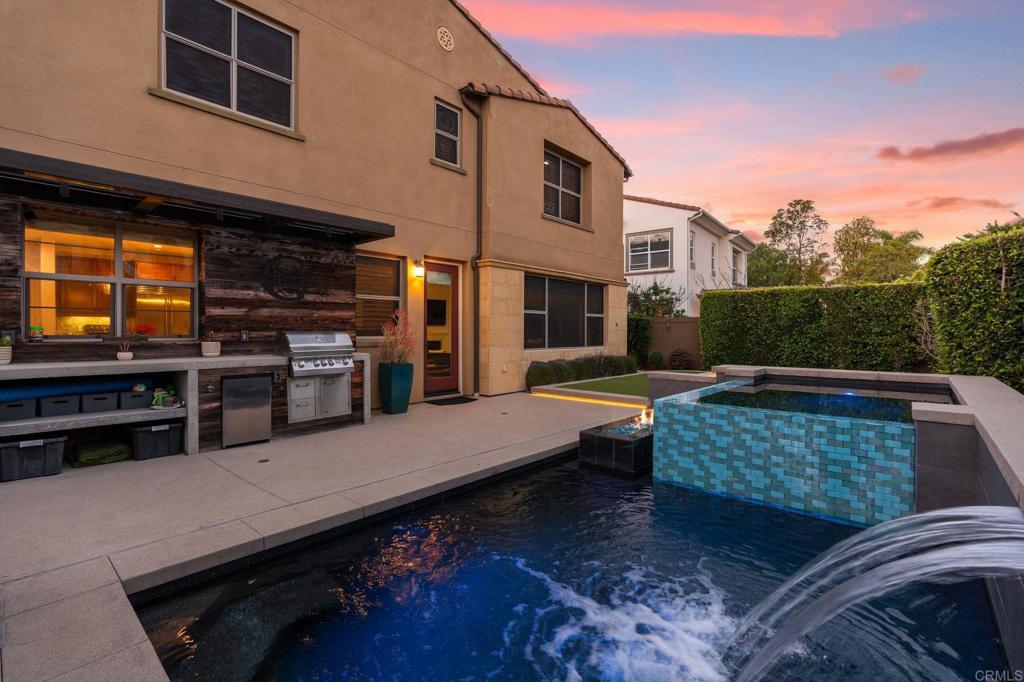 809 Dolphin Circle