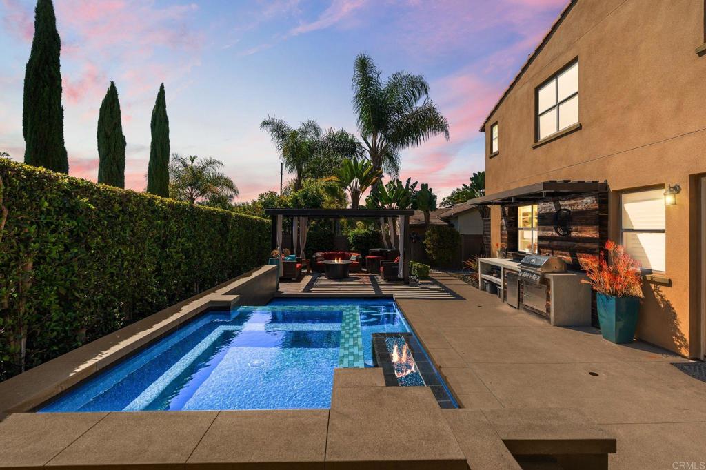 809 Dolphin Circle