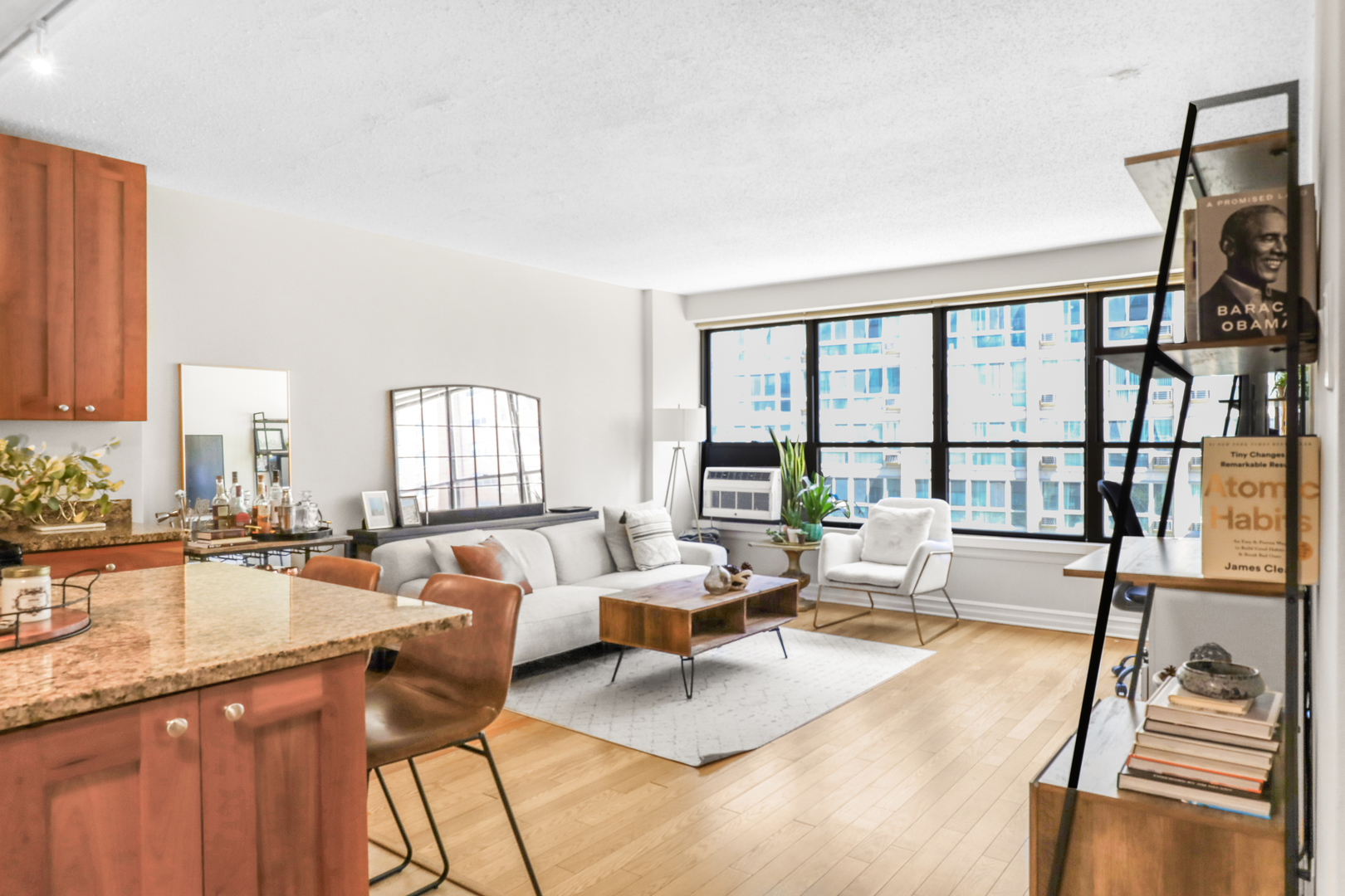 2930 N Sheridan Road Unit: 711