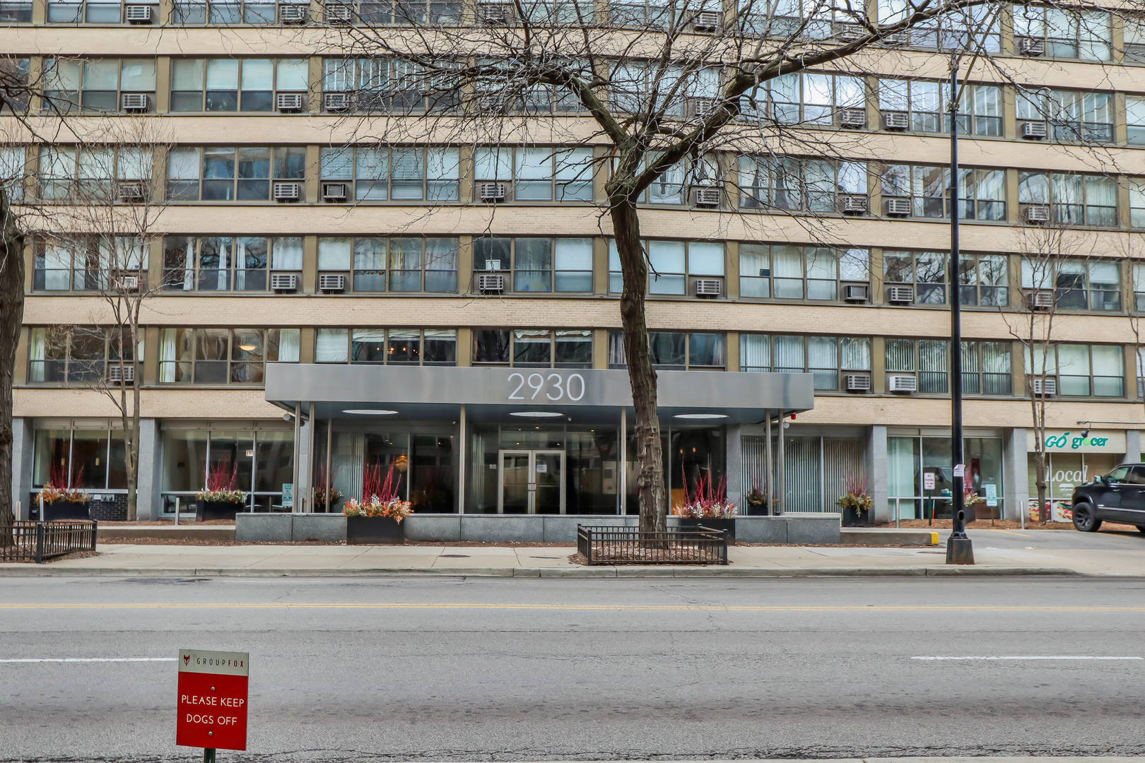 2930 N Sheridan Road Unit: 711