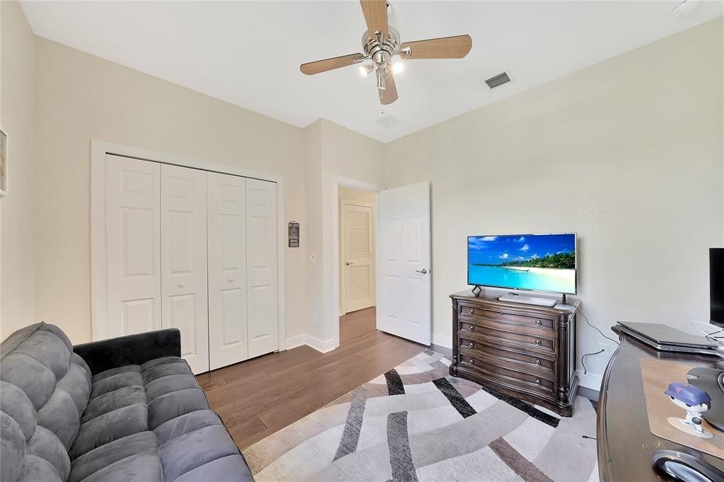5010 Dulce Ct