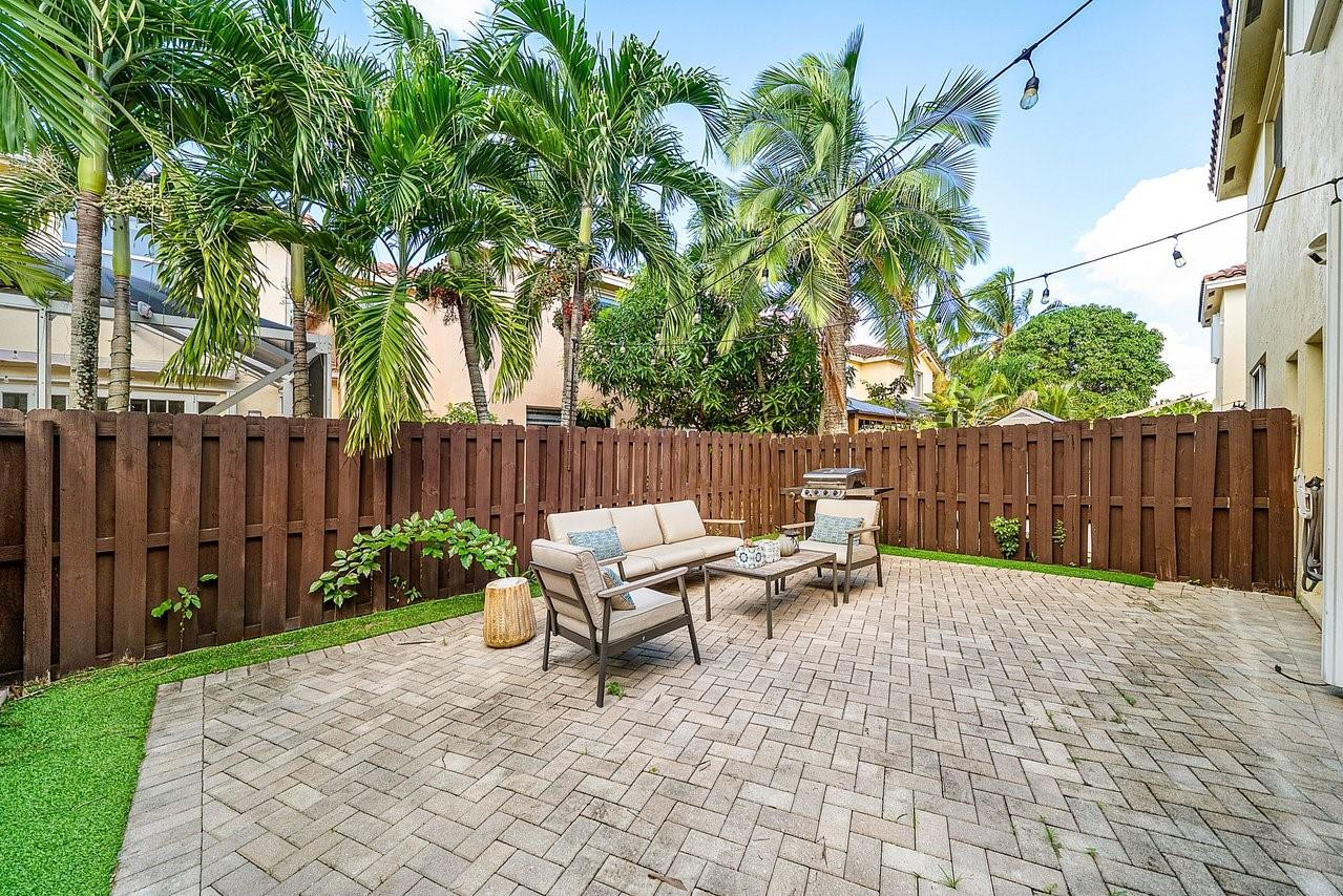 3876 SW 169th Ter