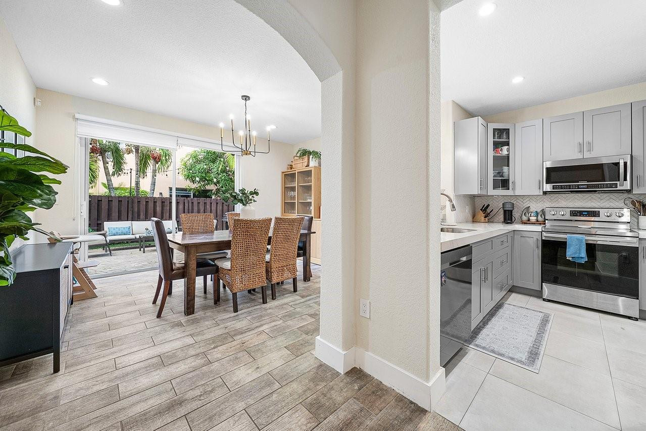 3876 SW 169th Ter