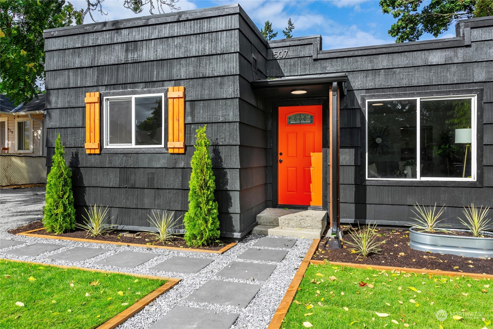 507 Violet Meadow Street S