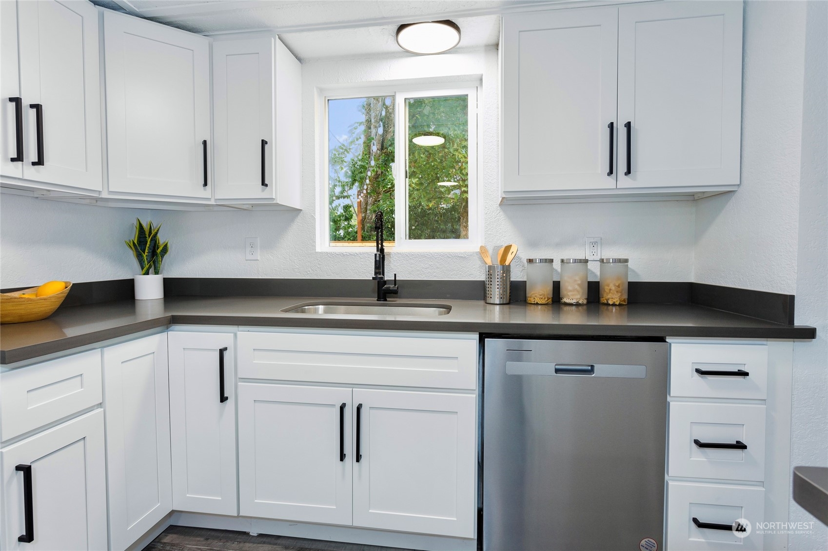 507 Violet Meadow Street S