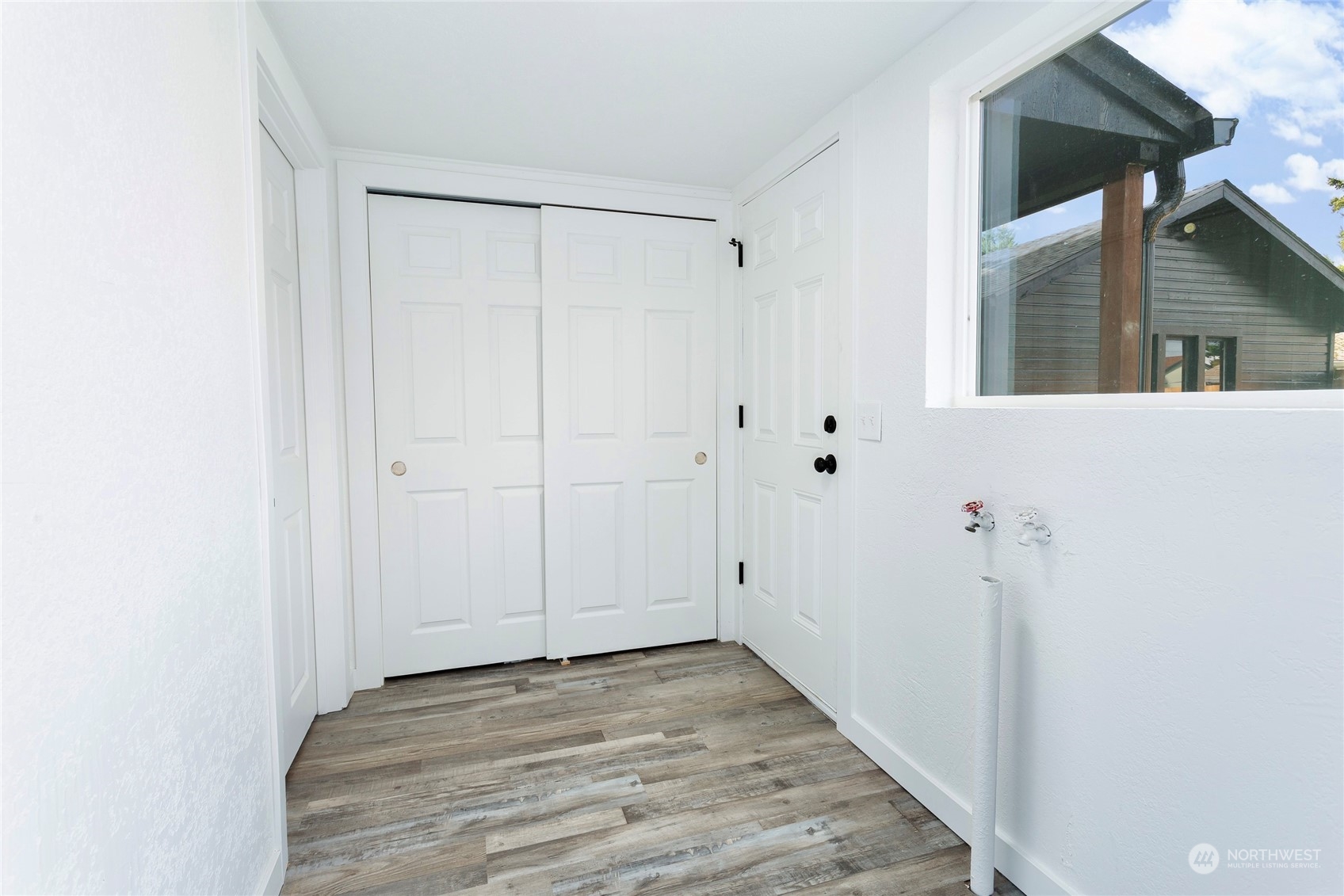 507 Violet Meadow Street S