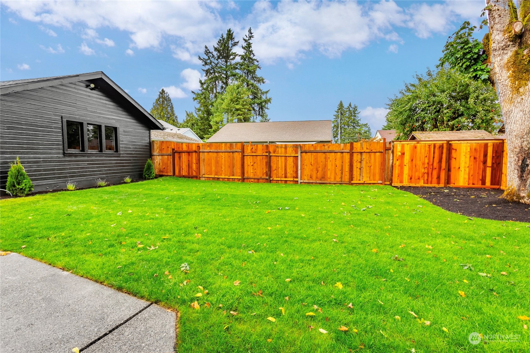 507 Violet Meadow Street S