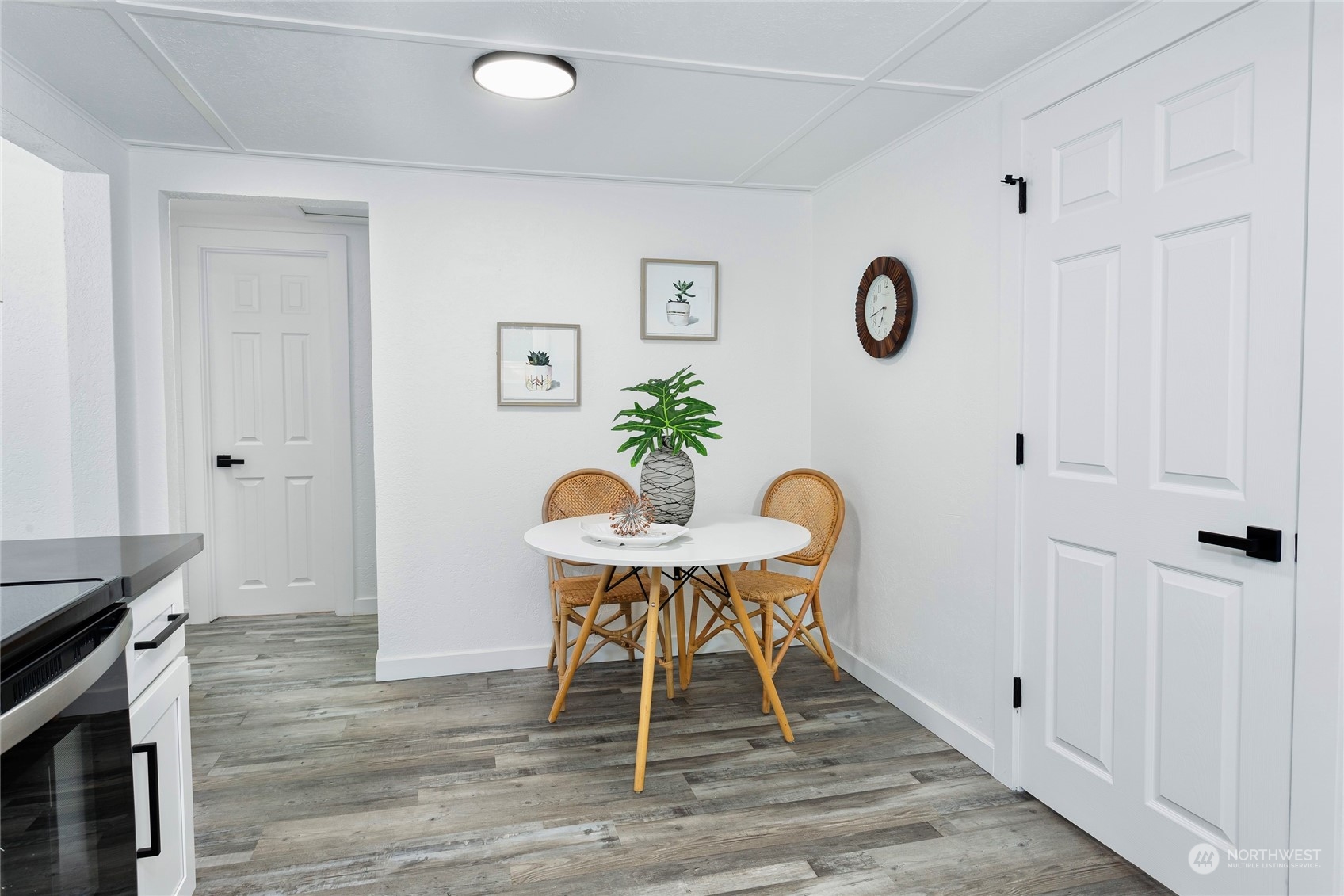 507 Violet Meadow Street S