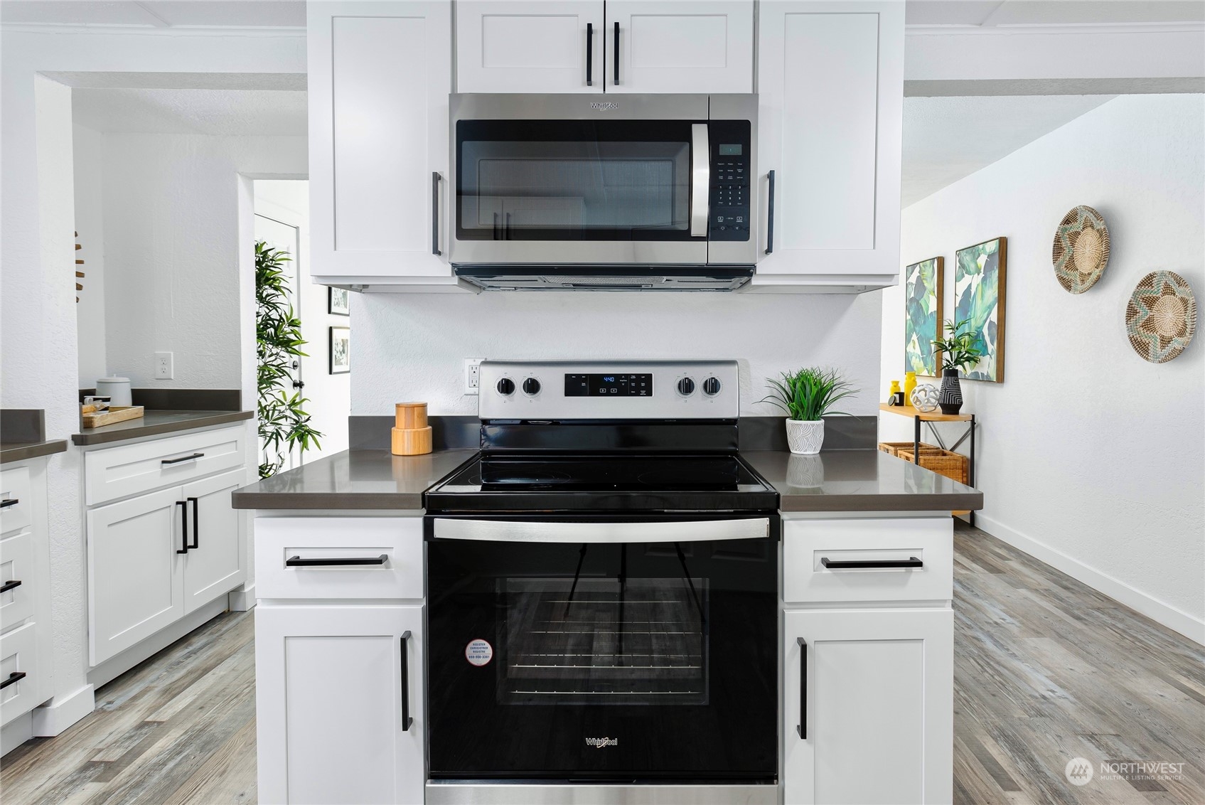 507 Violet Meadow Street S