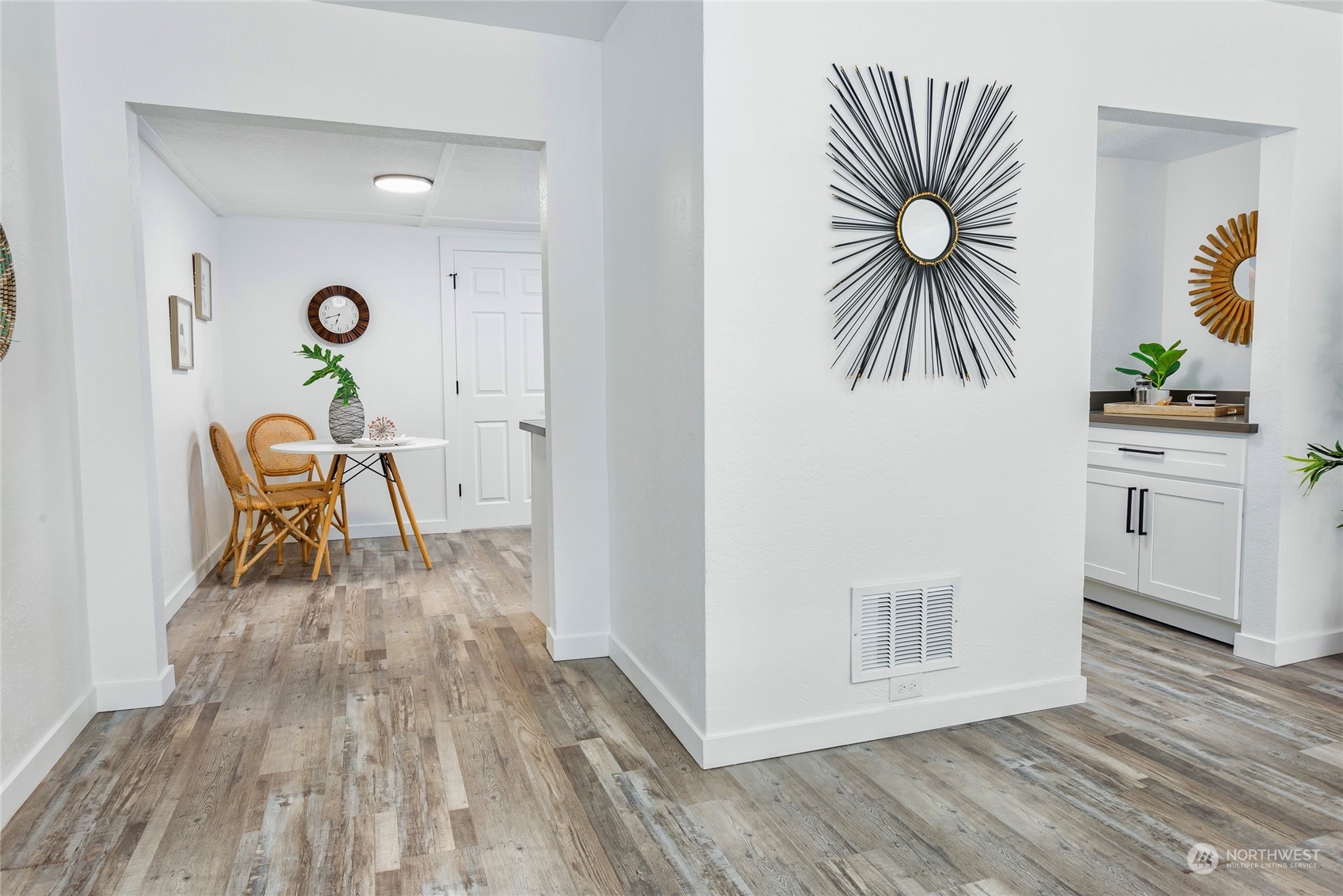 507 Violet Meadow Street S