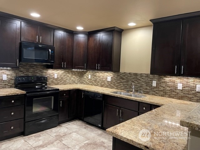 1119 A & B 106th St Ct E