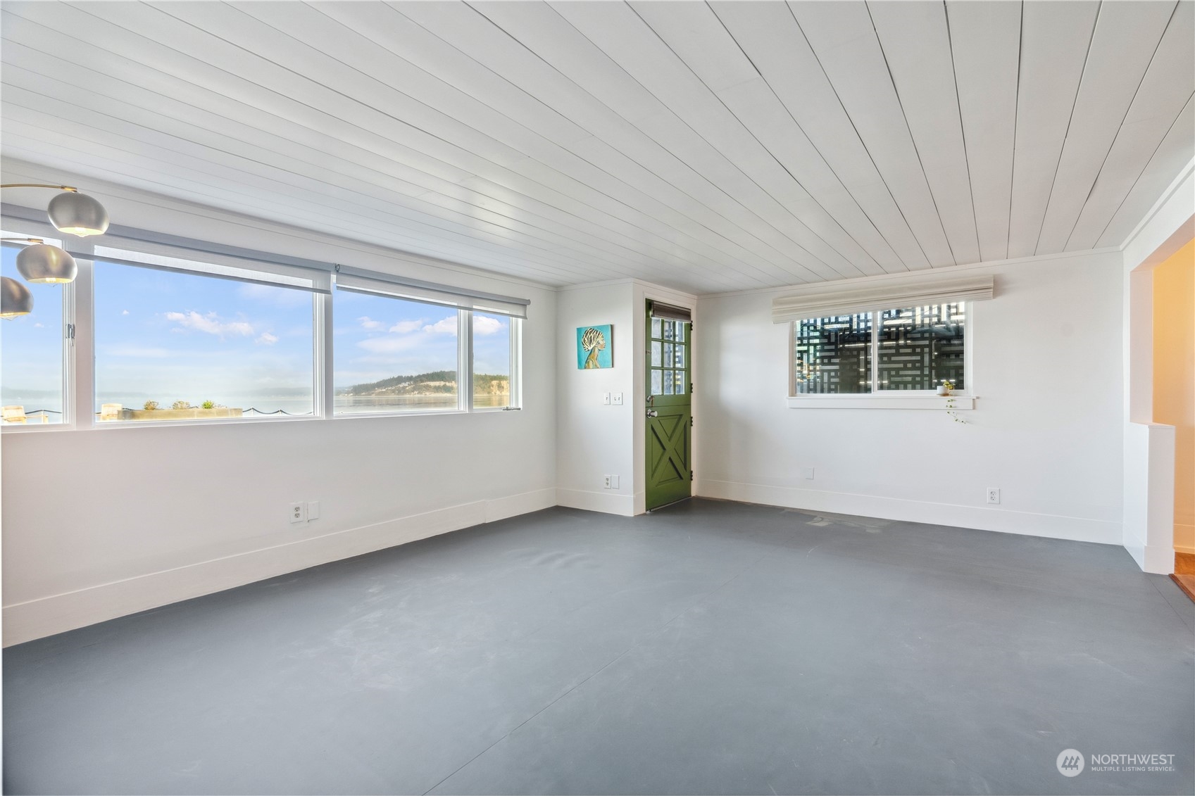 2433 Day Island Boulevard W