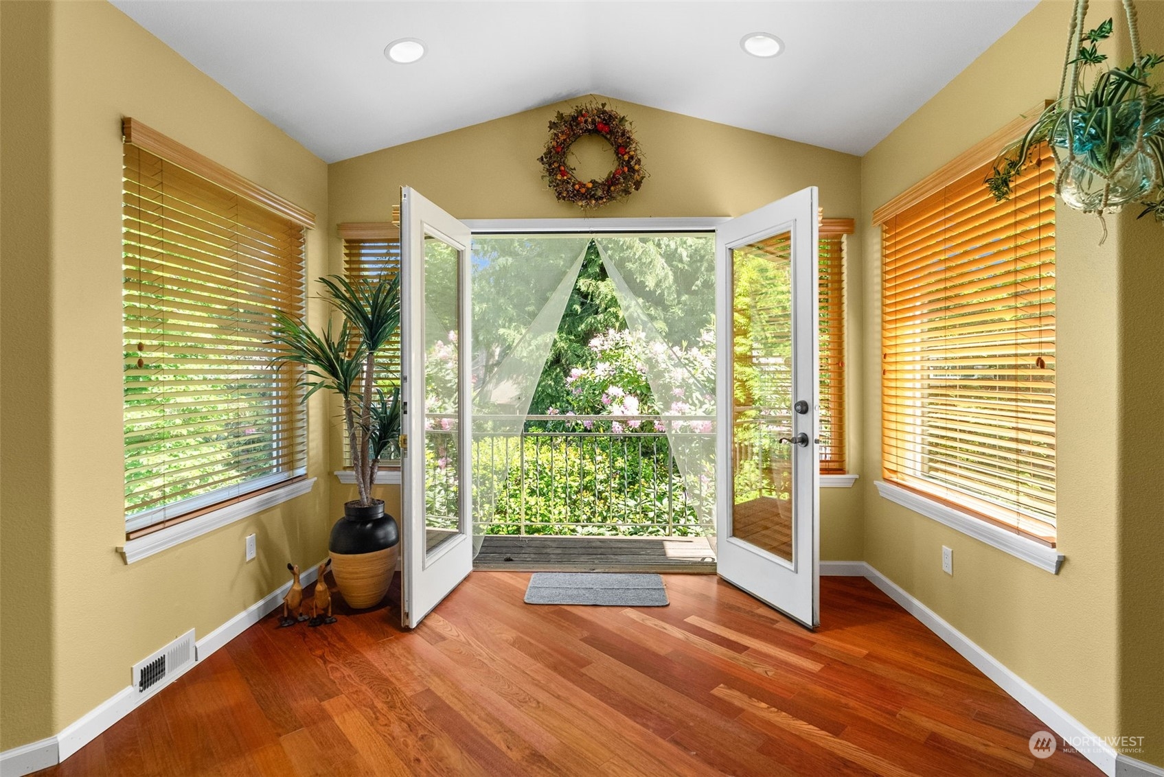 2 Lakeside Country Club SW