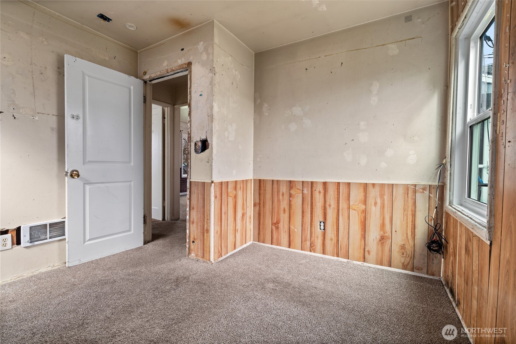 6823 S Clement Avenue