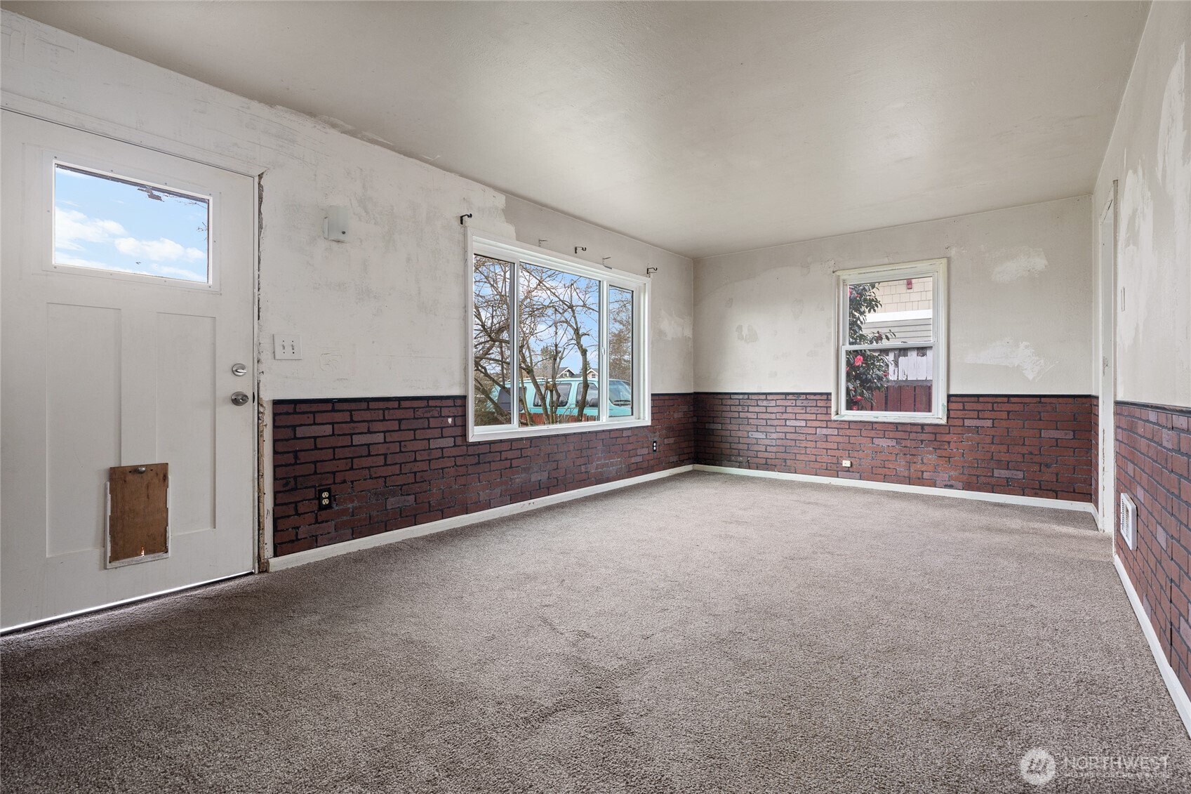 6823 S Clement Avenue