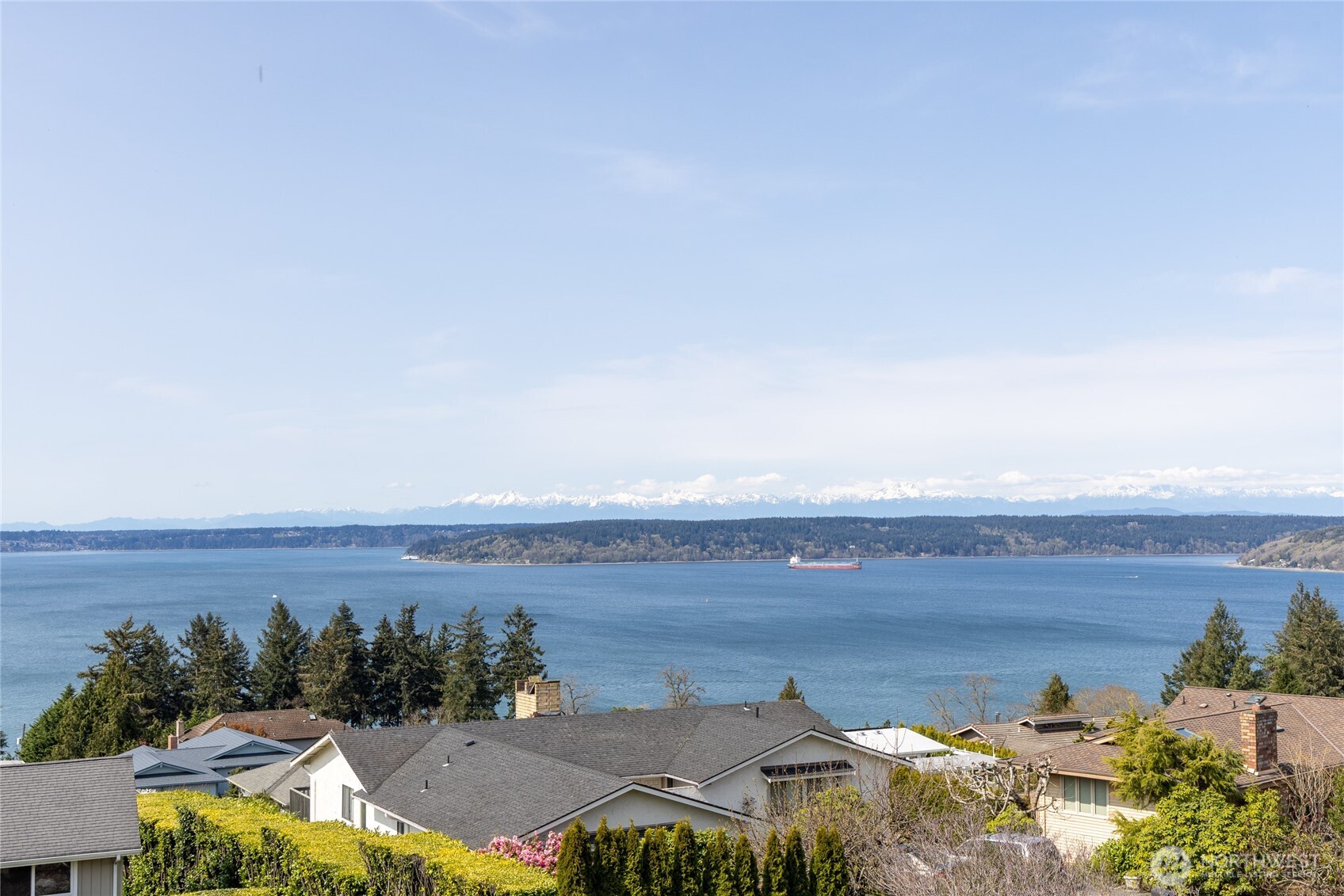 6125 Panorama Drive NE