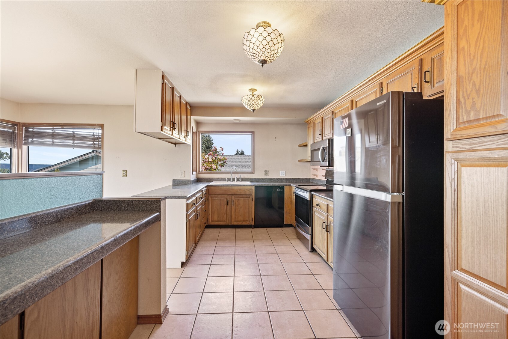 6125 Panorama Drive NE