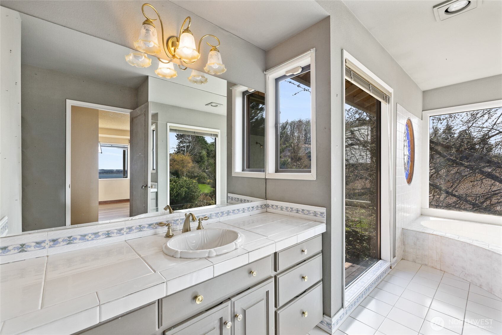 6125 Panorama Drive NE