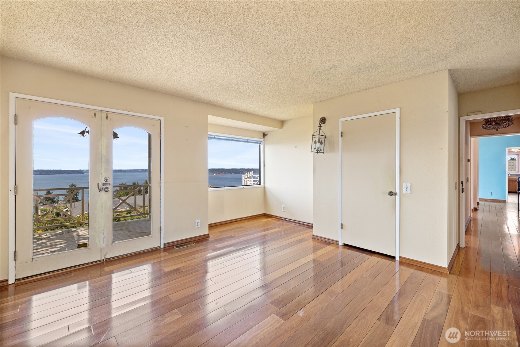 6125 Panorama Drive NE