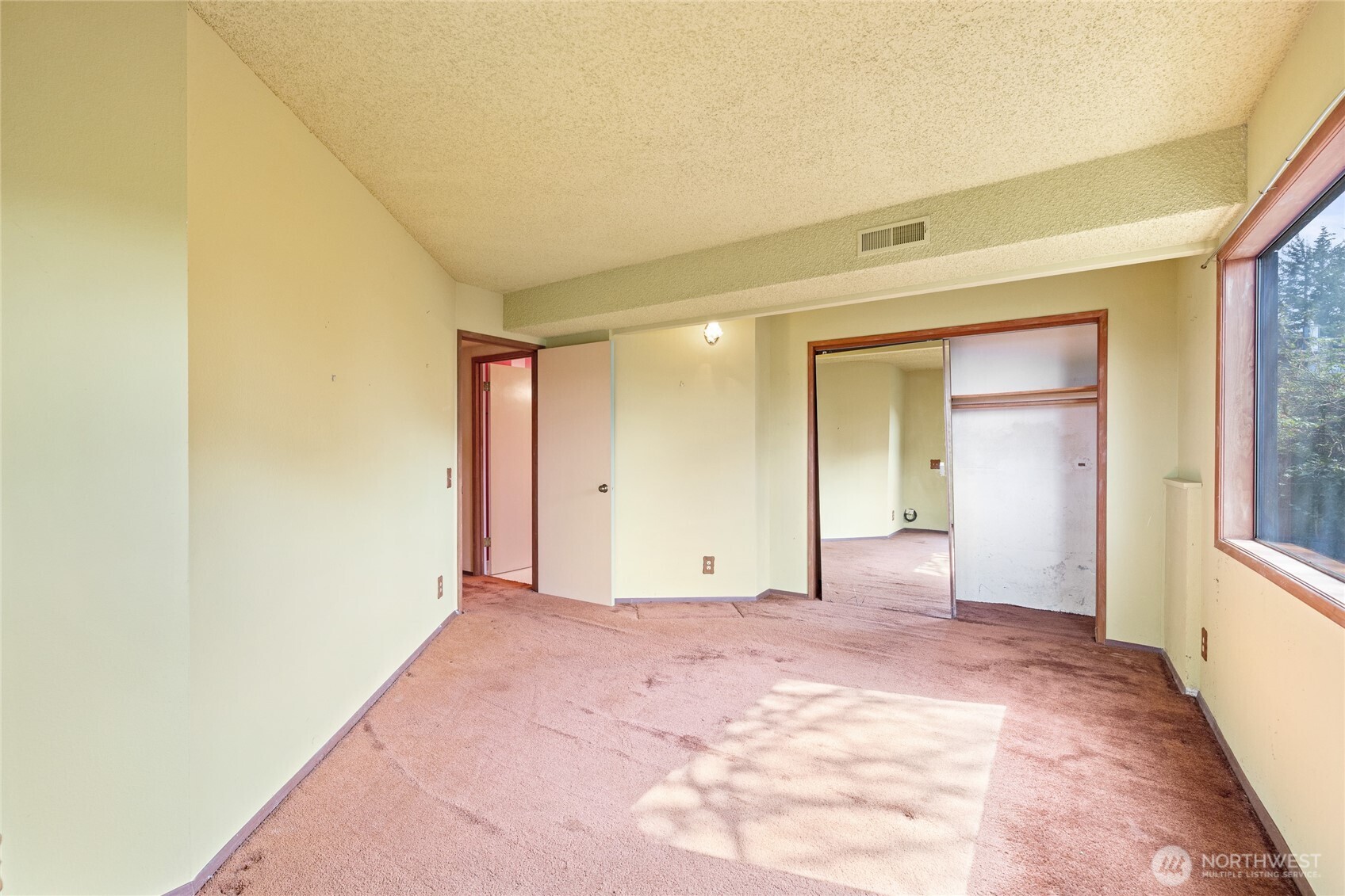 6125 Panorama Drive NE