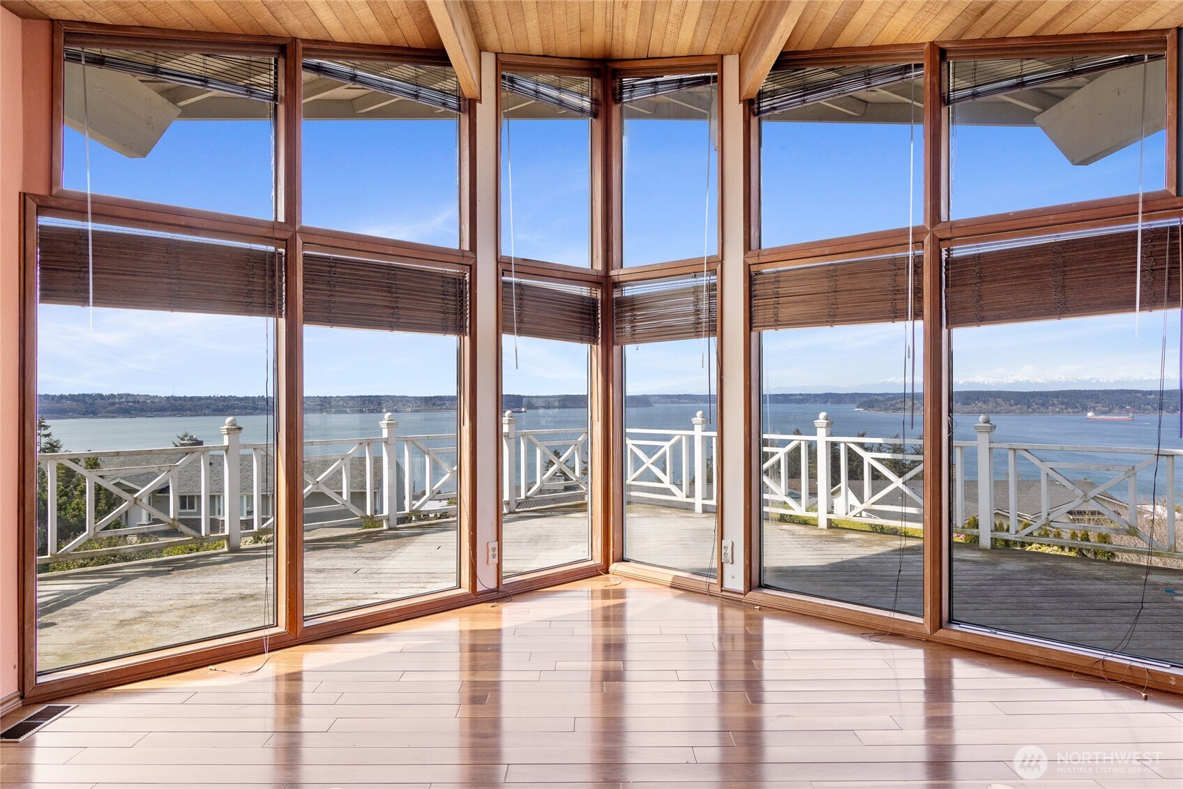 6125 Panorama Drive NE