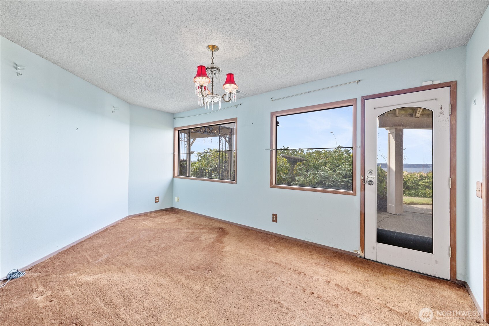 6125 Panorama Drive NE