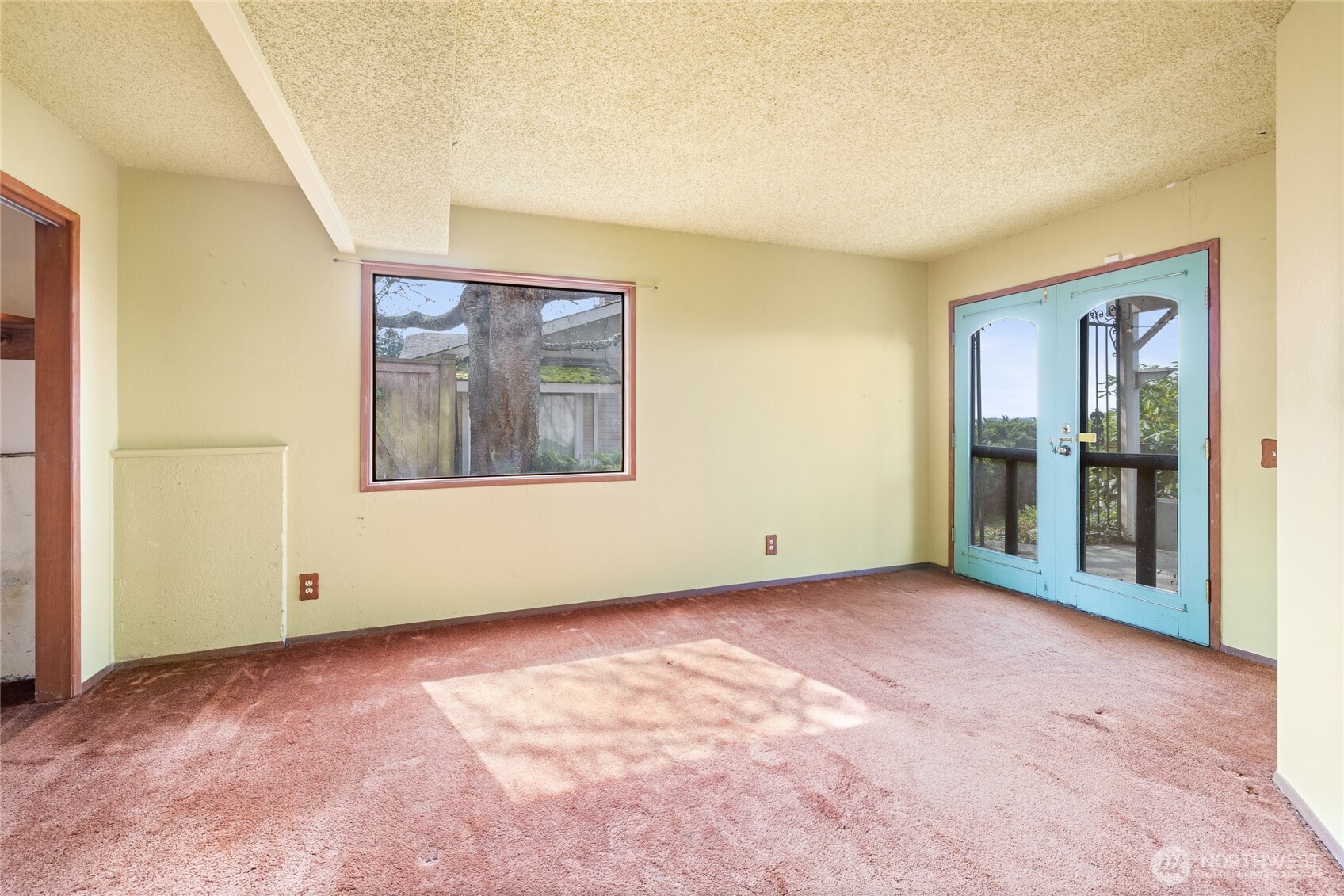 6125 Panorama Drive NE