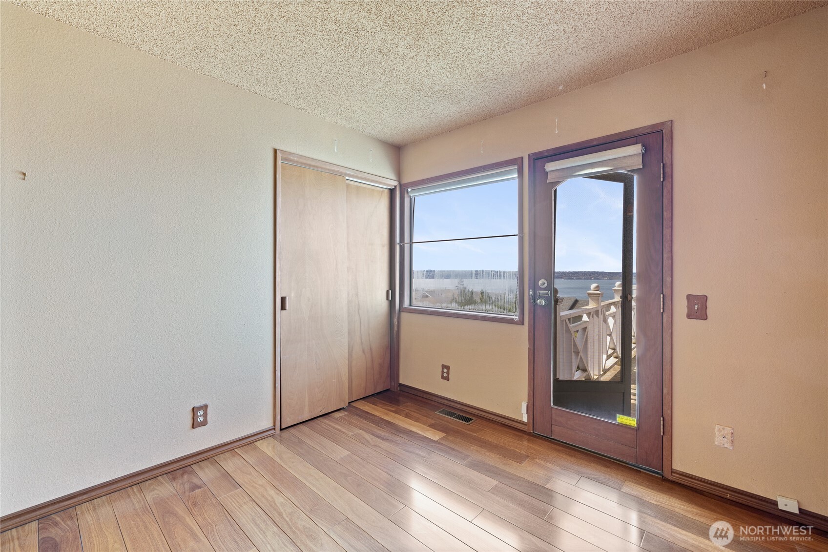 6125 Panorama Drive NE