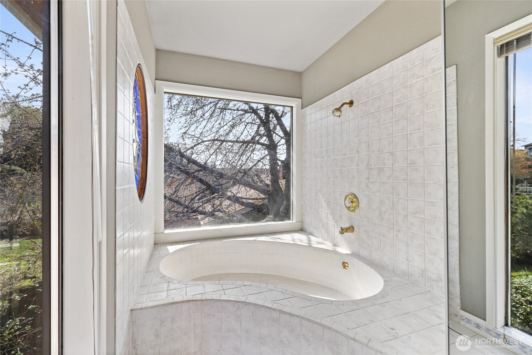 6125 Panorama Drive NE