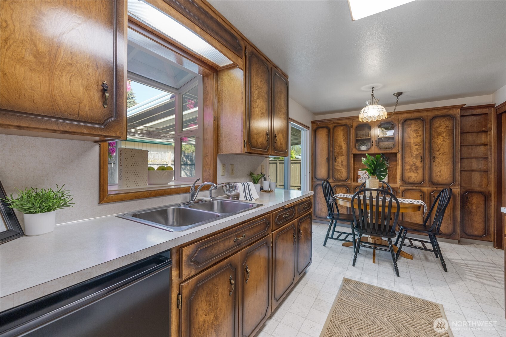 1102 S Villard Street