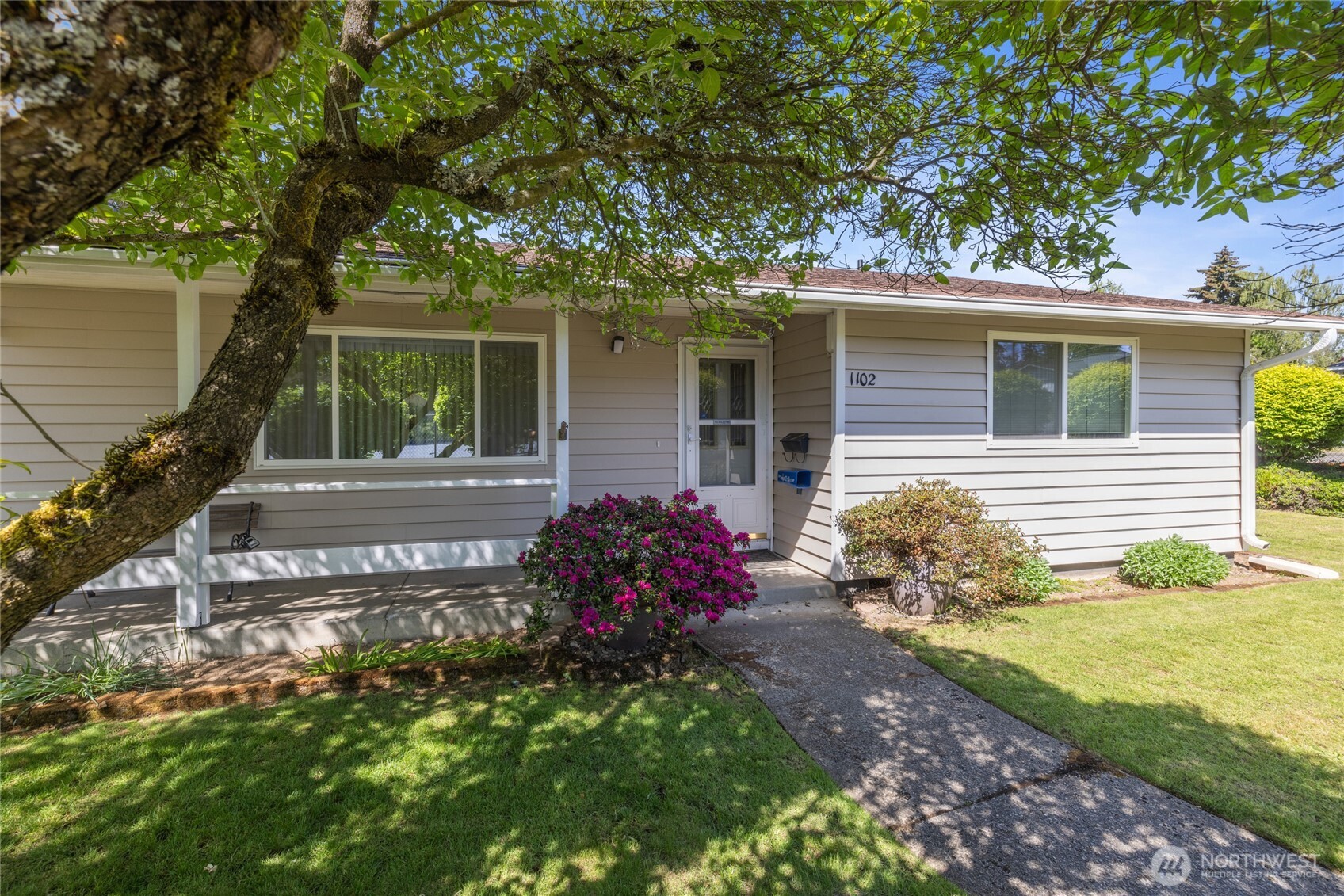 1102 S Villard Street