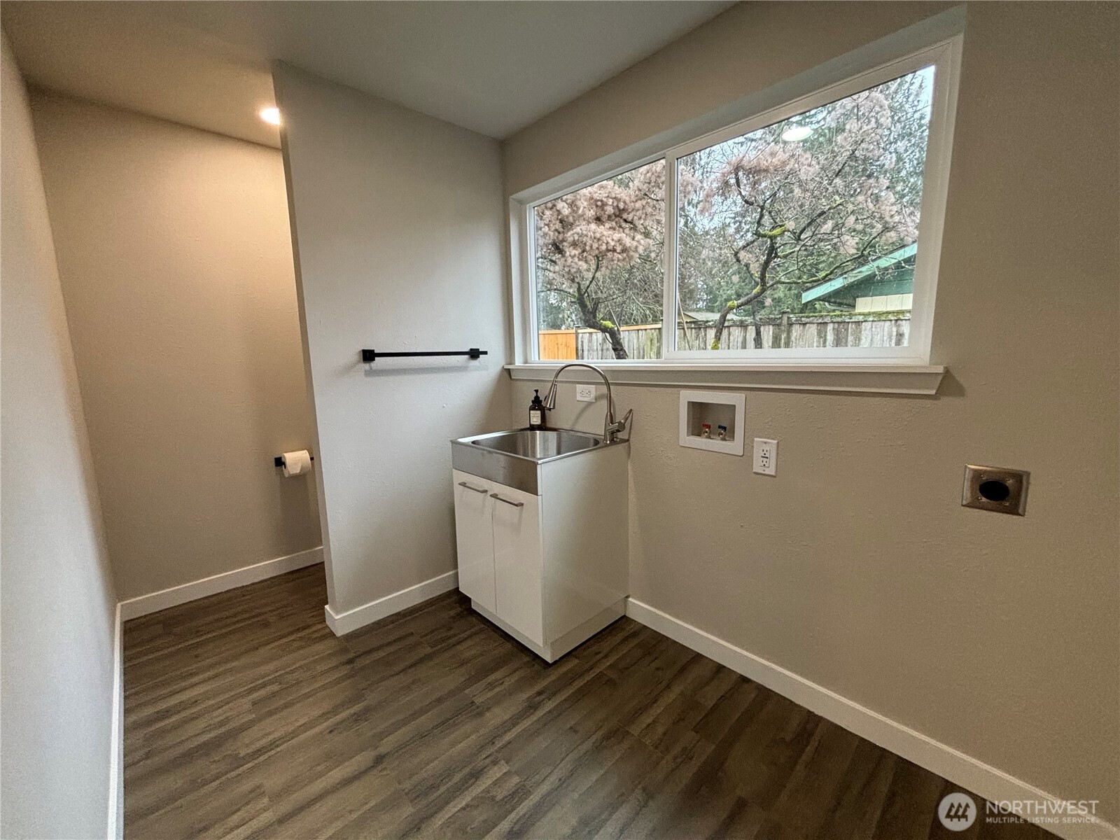 11713 100 Avenue Ct E