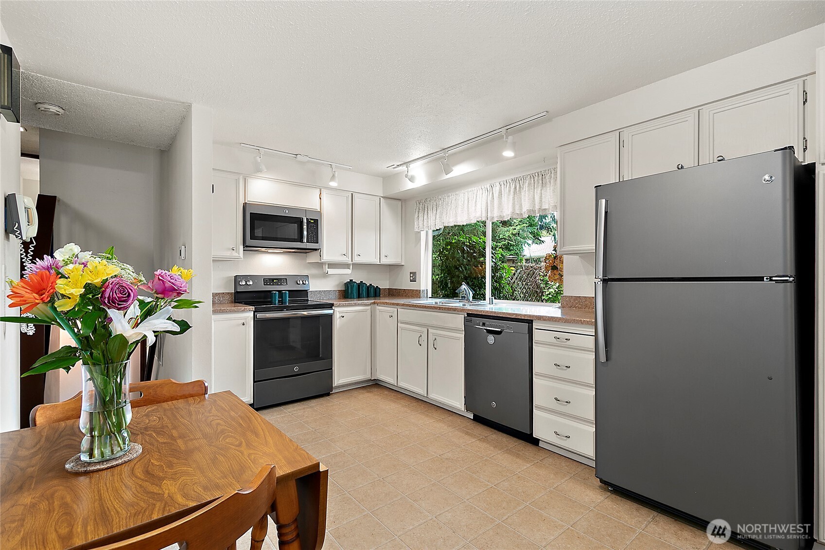 7311 Zircon Drive SW