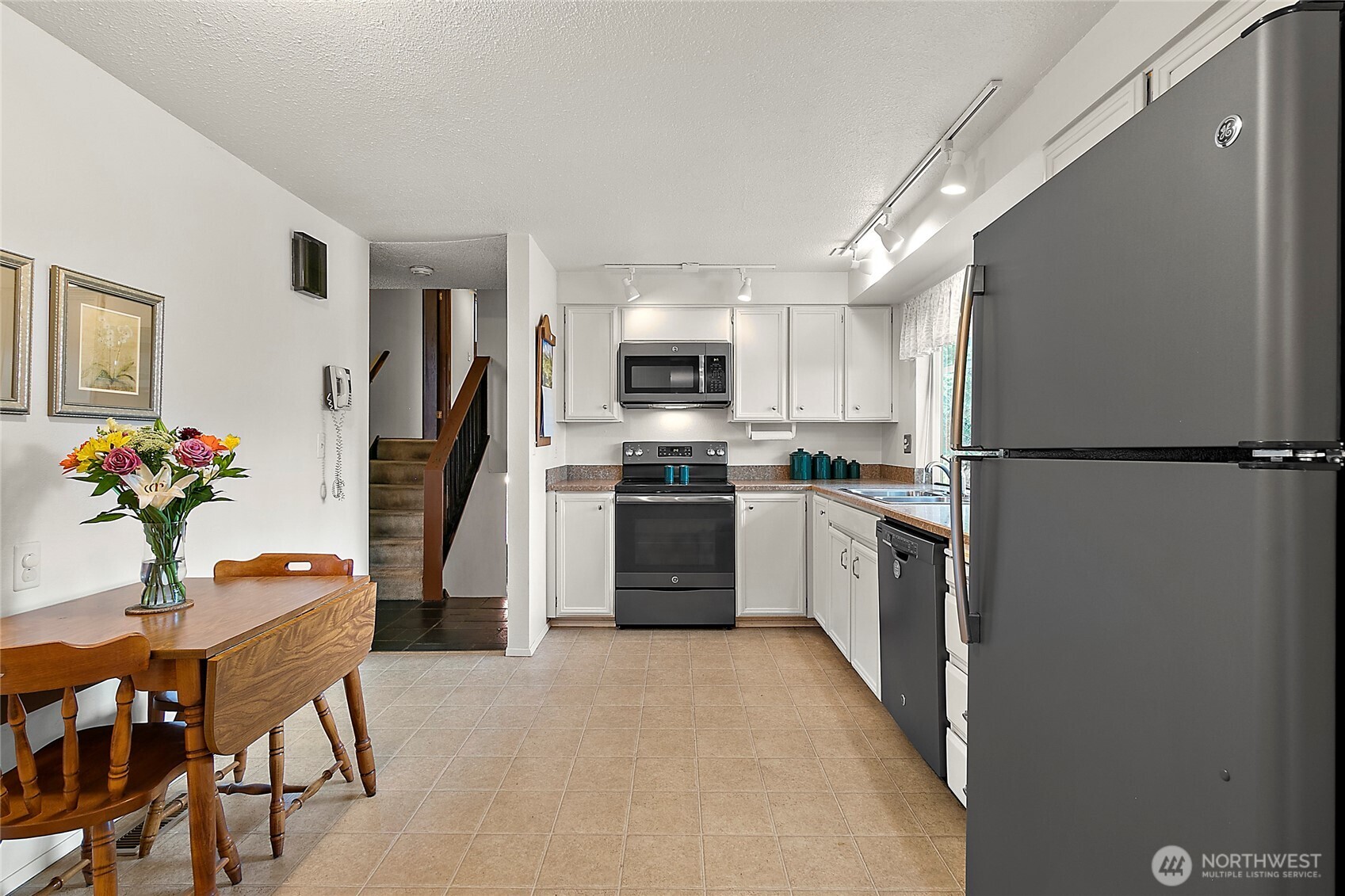 7311 Zircon Drive SW