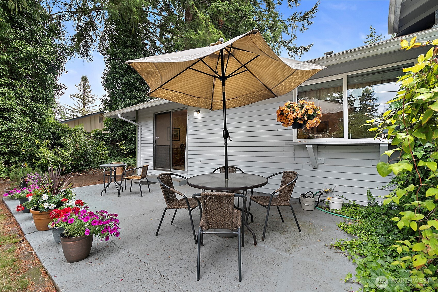 7311 Zircon Drive SW