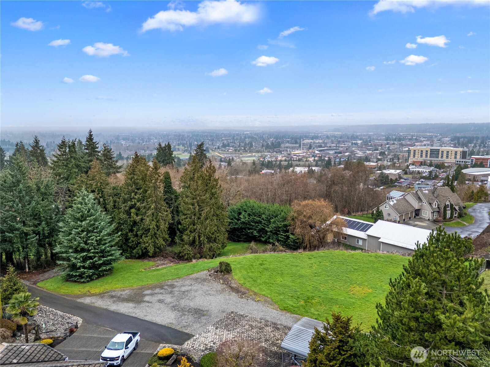 2137 3rd Street SE