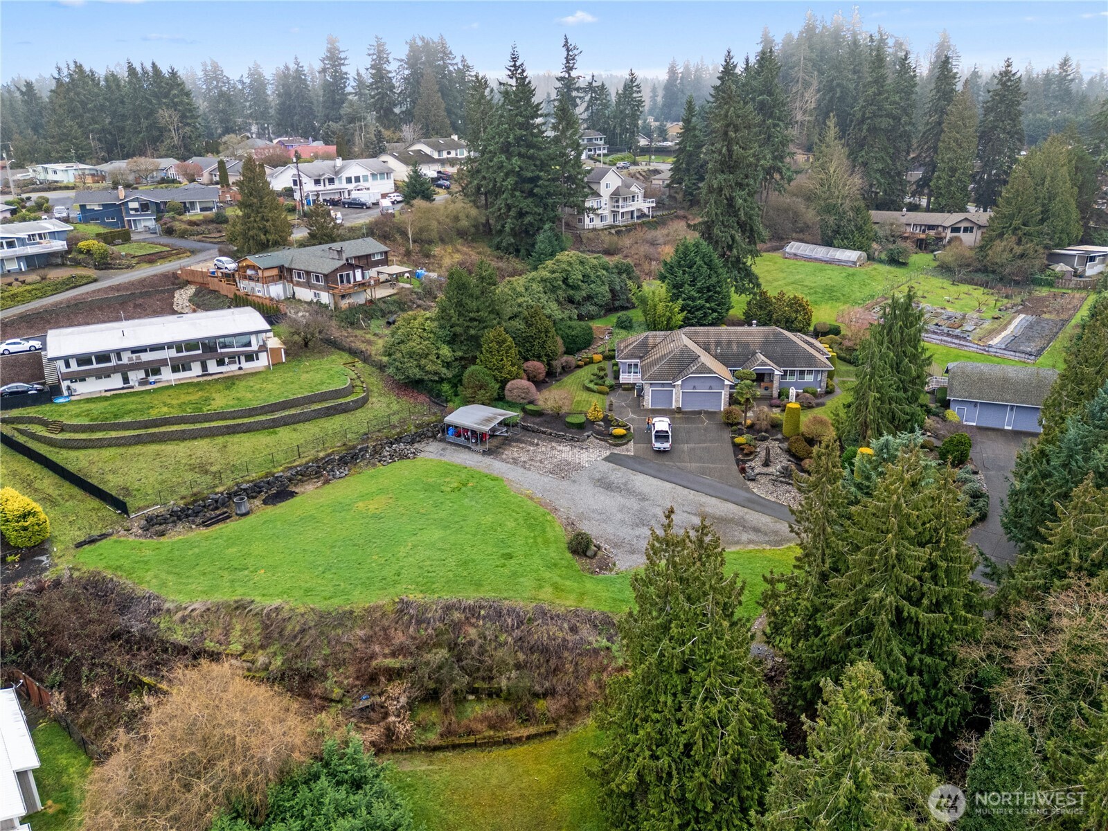 2137 3rd Street SE