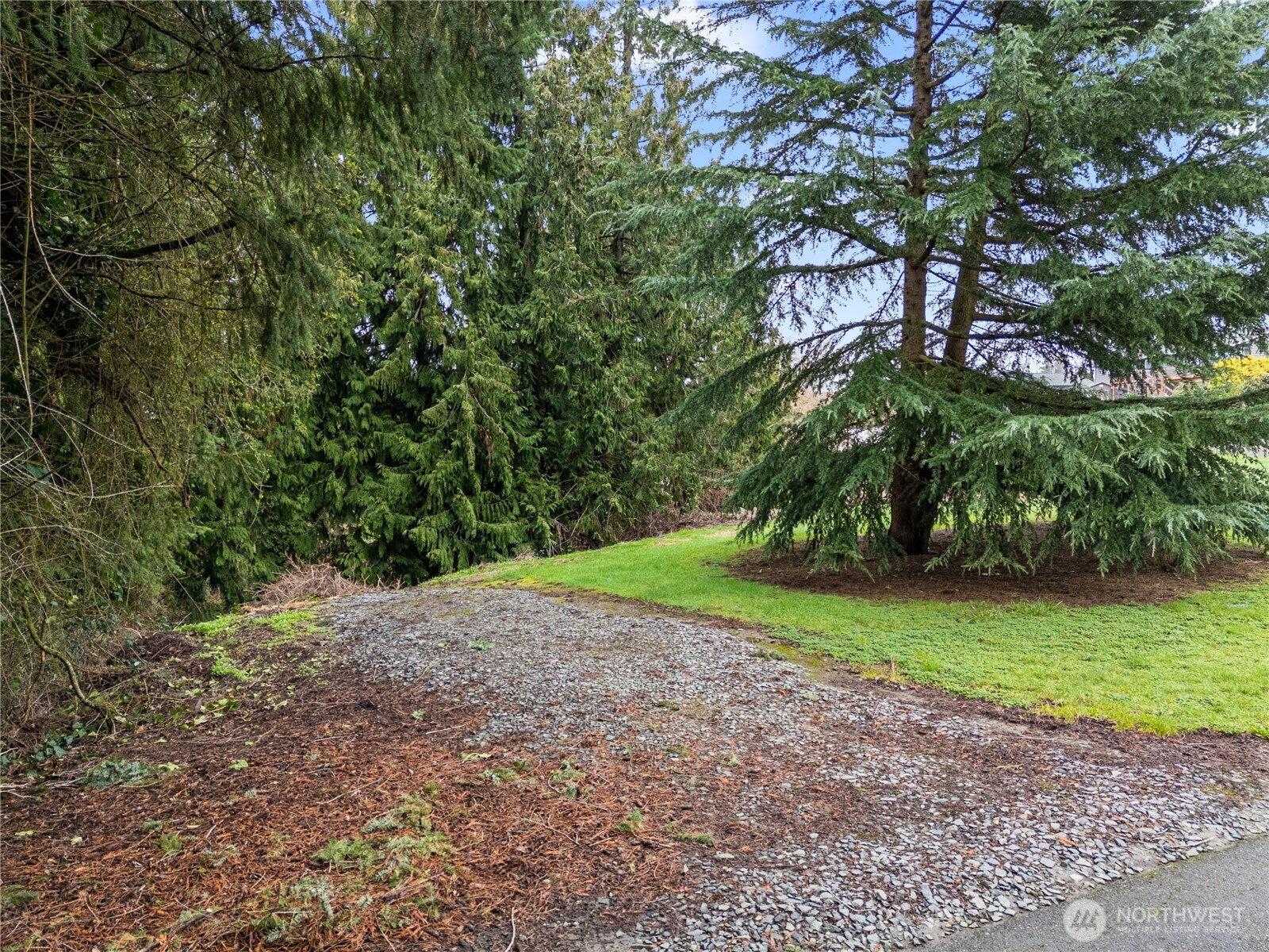 2137 3rd Street SE