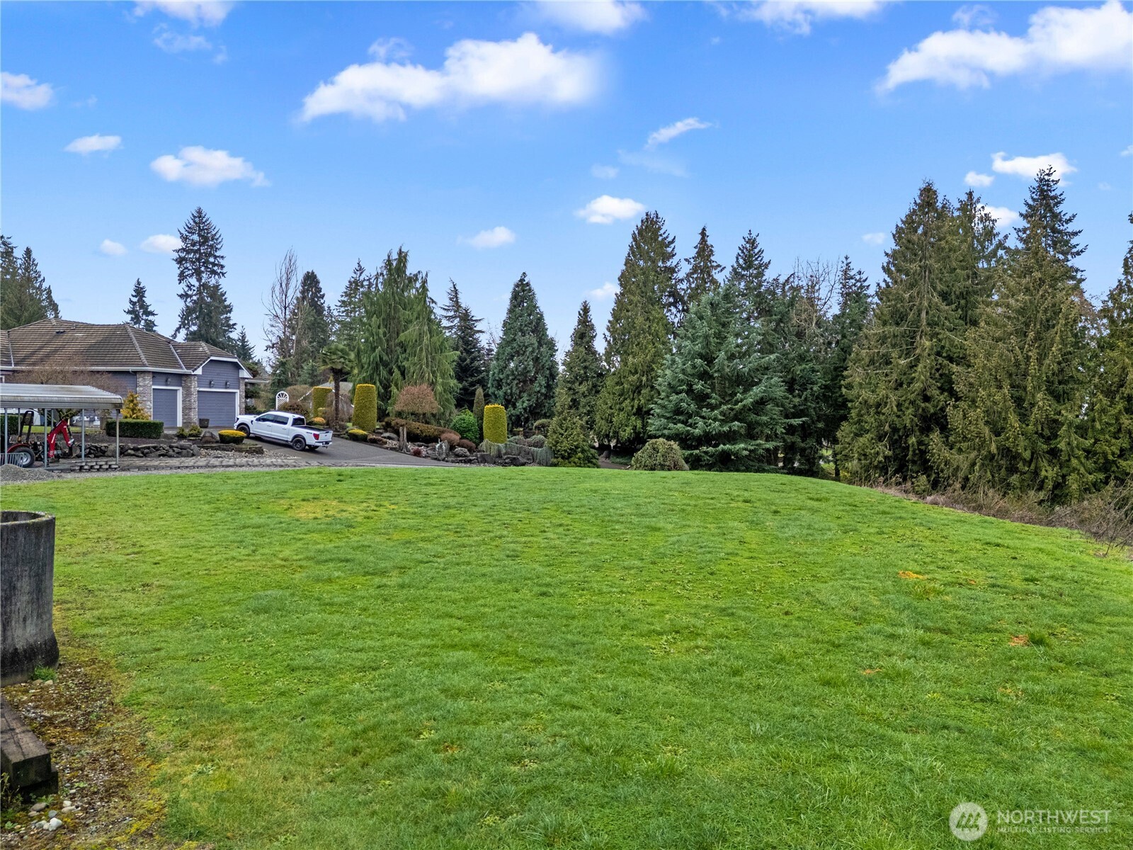 2137 3rd Street SE