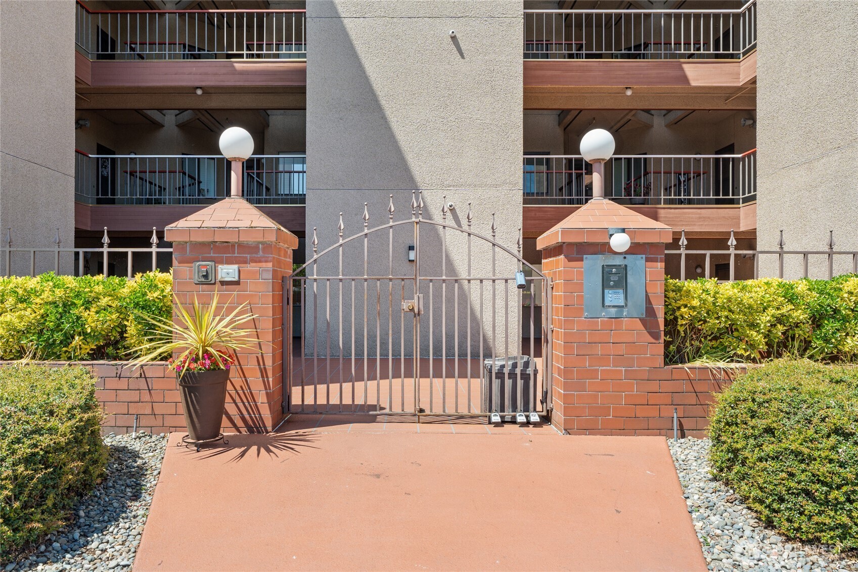 1902 Bridgeport Way W Unit: 106