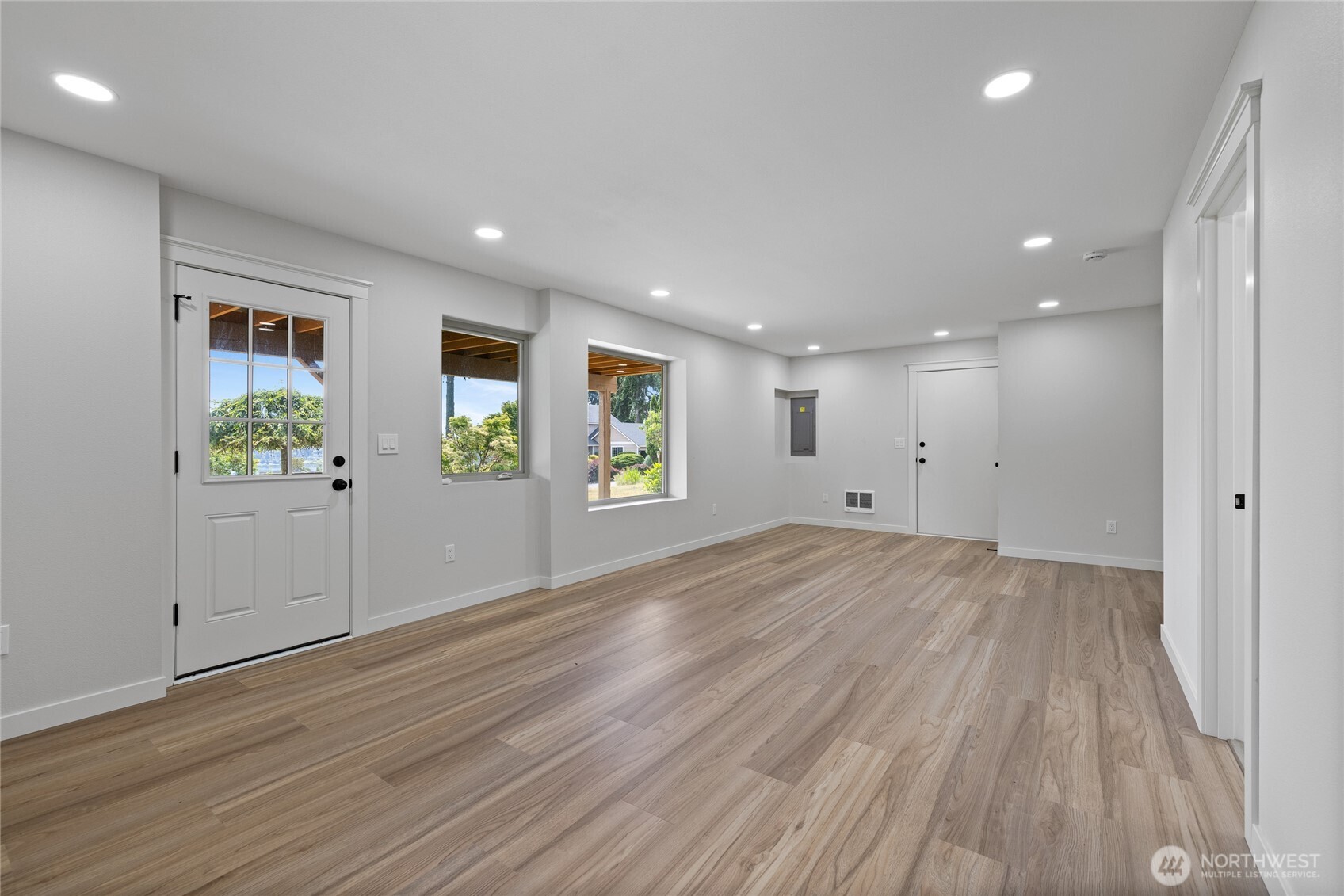 1268 Pilchuck Dr FI