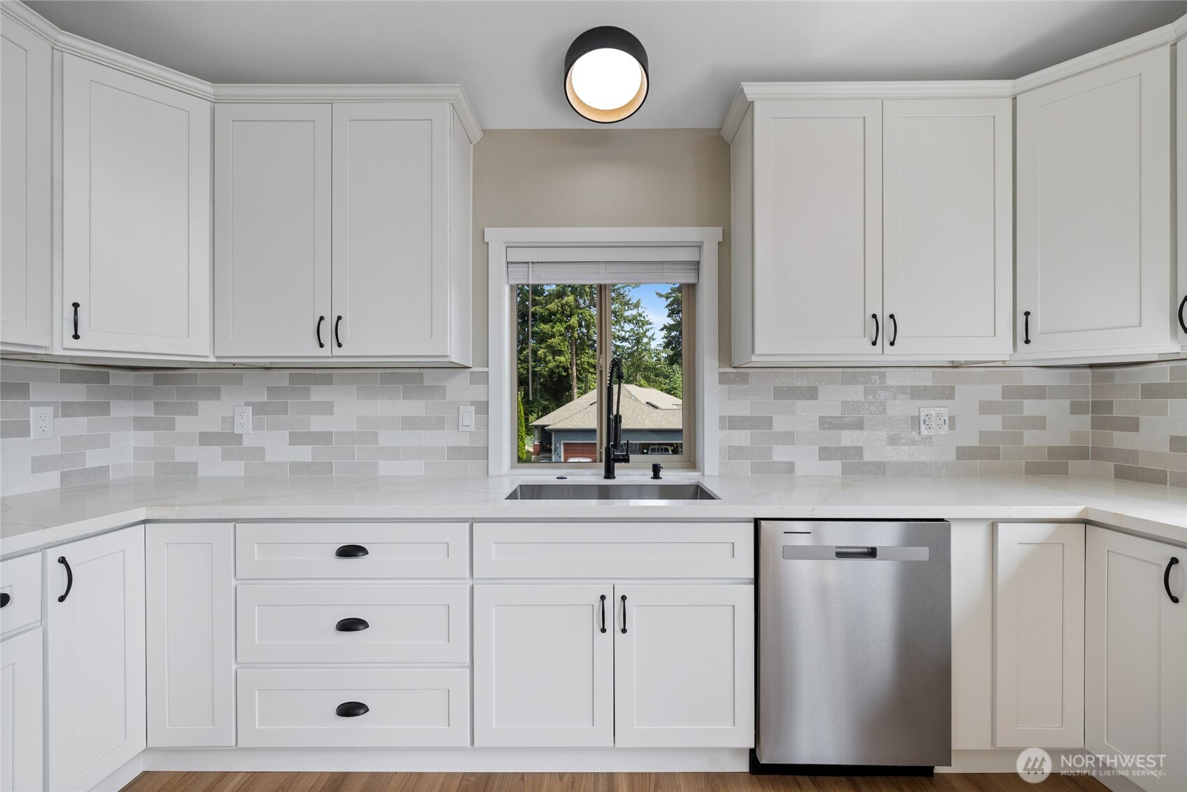 1268 Pilchuck Dr FI