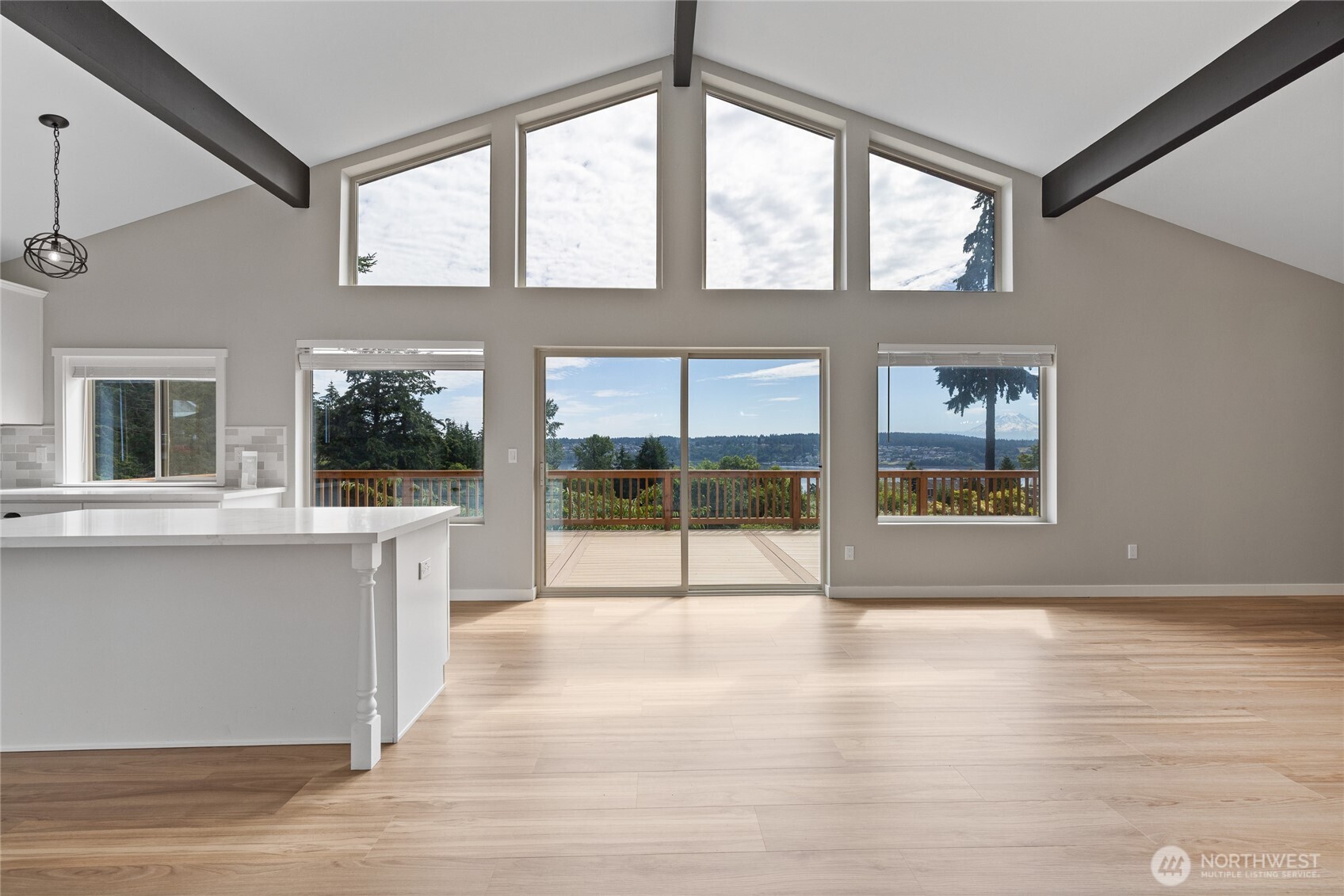 1268 Pilchuck Dr FI