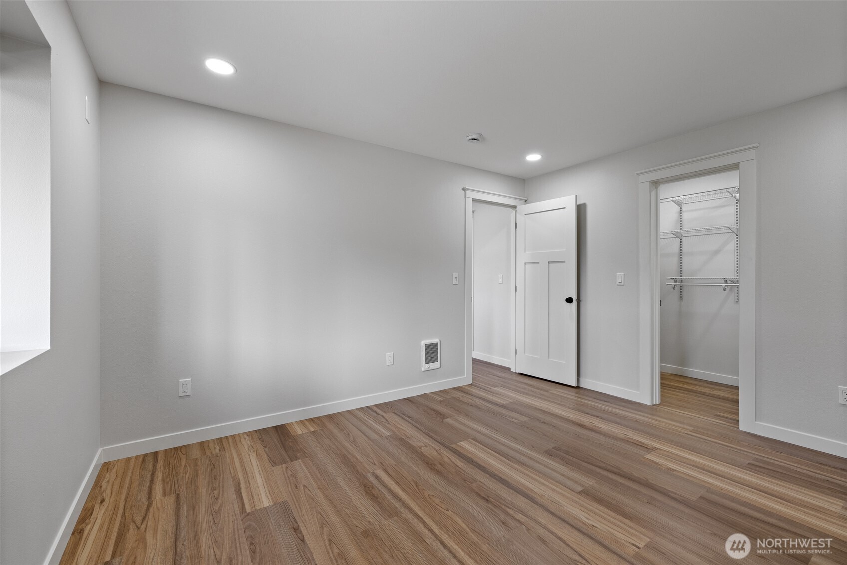 1268 Pilchuck Dr FI