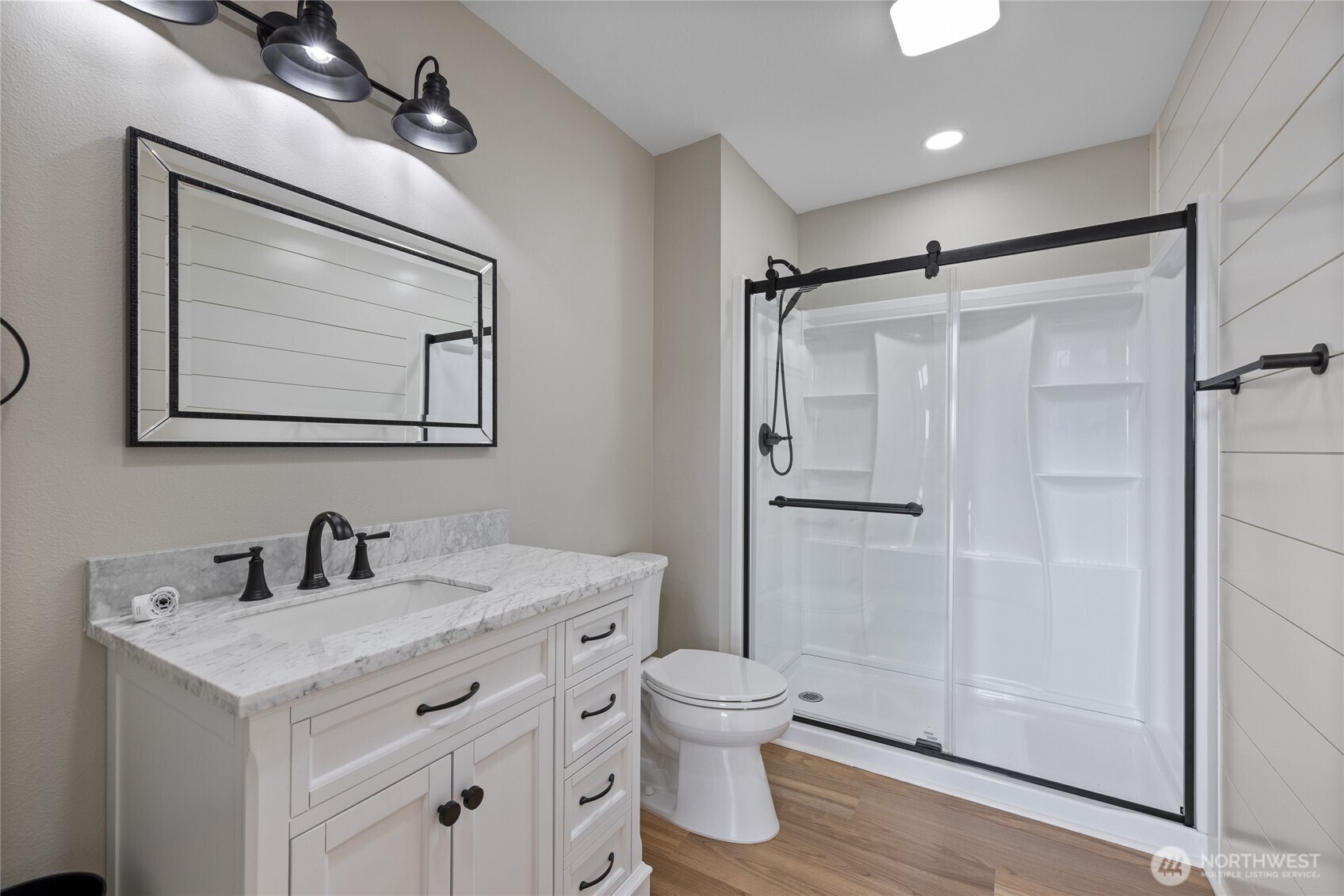 1268 Pilchuck Dr FI