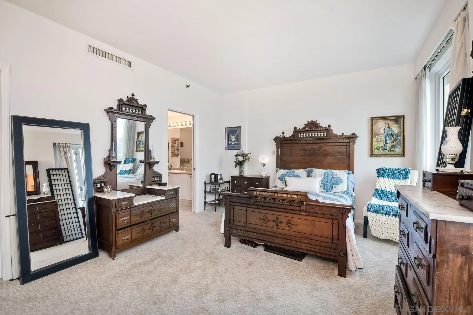 3890 Nobel Dr. Unit 810