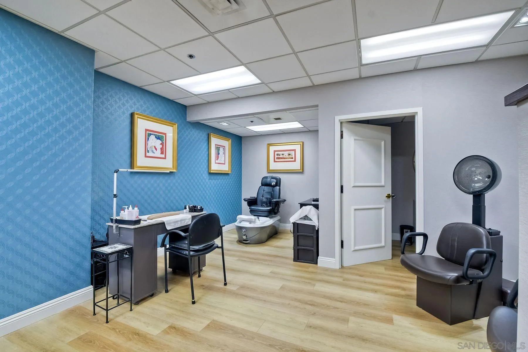 3890 Nobel Dr. Unit 810