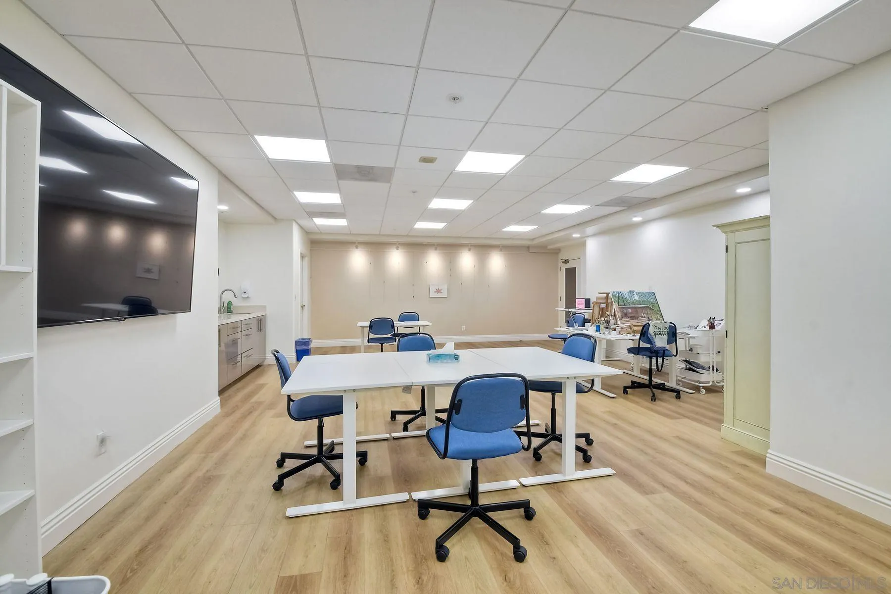 3890 Nobel Dr. Unit 810