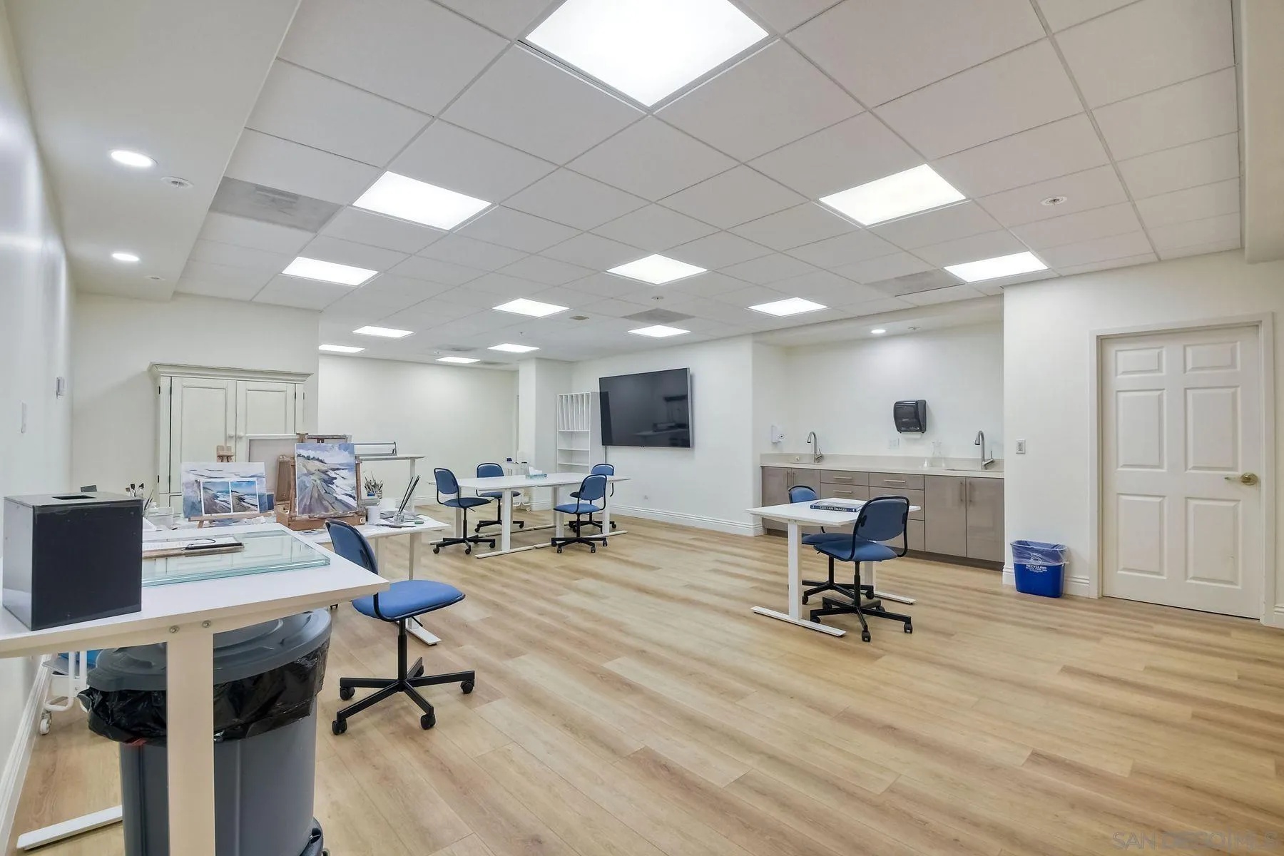 3890 Nobel Dr. Unit 810